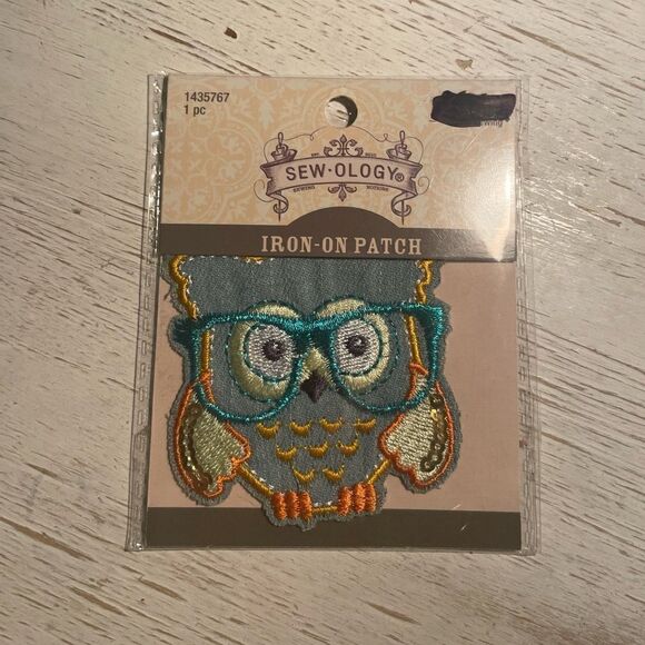 OWL You Need is Love Set of 2 Blue Owl Iron on Patches DIY NWT - Picture 5 of 5